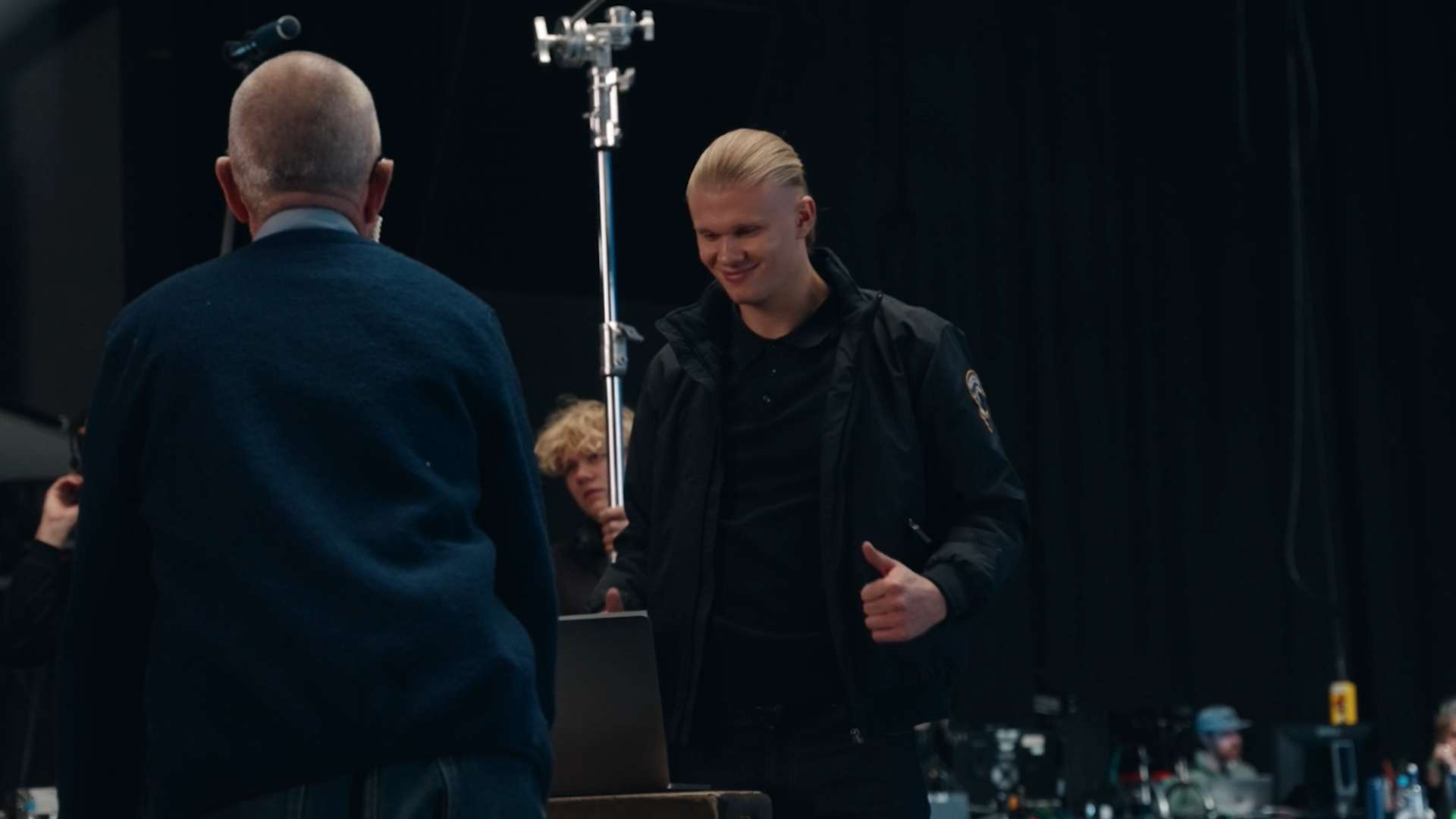 这一举动激 这一举动激